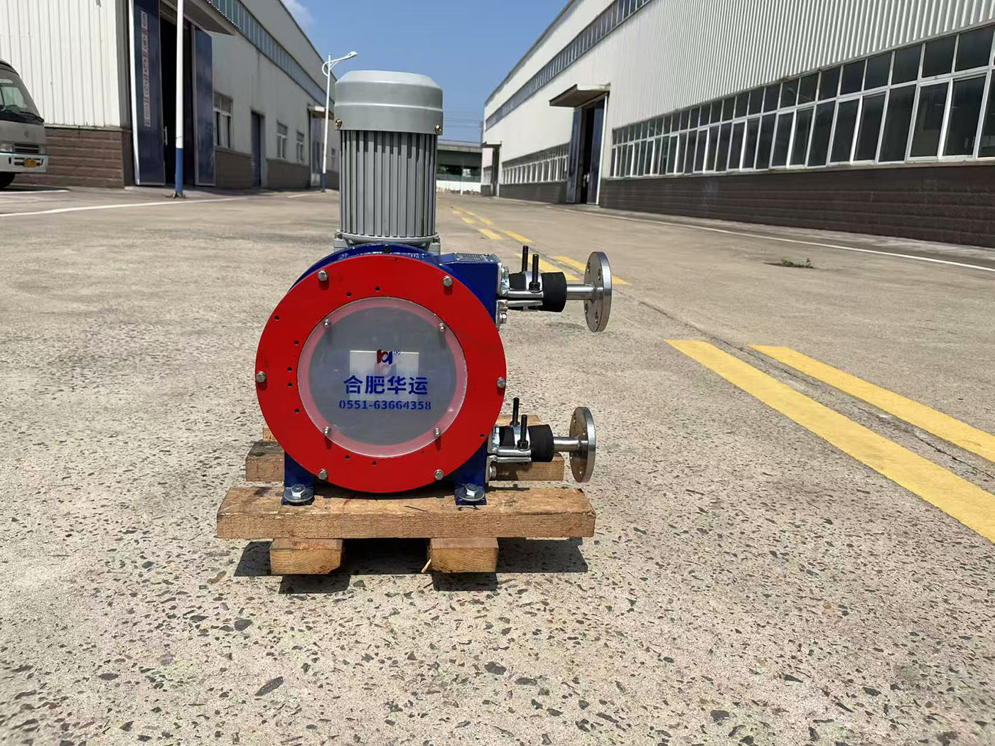 合肥華運機械為國內某知名企業制造的一批軟管泵順利完工